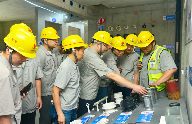 为进一步推进优质客户高效履约，提升交付品质、达成客户满意，2025年6月25日，w66旗舰厅建设集团在上海组织召开2025年越秀地产、华润置业客户履约推进会。